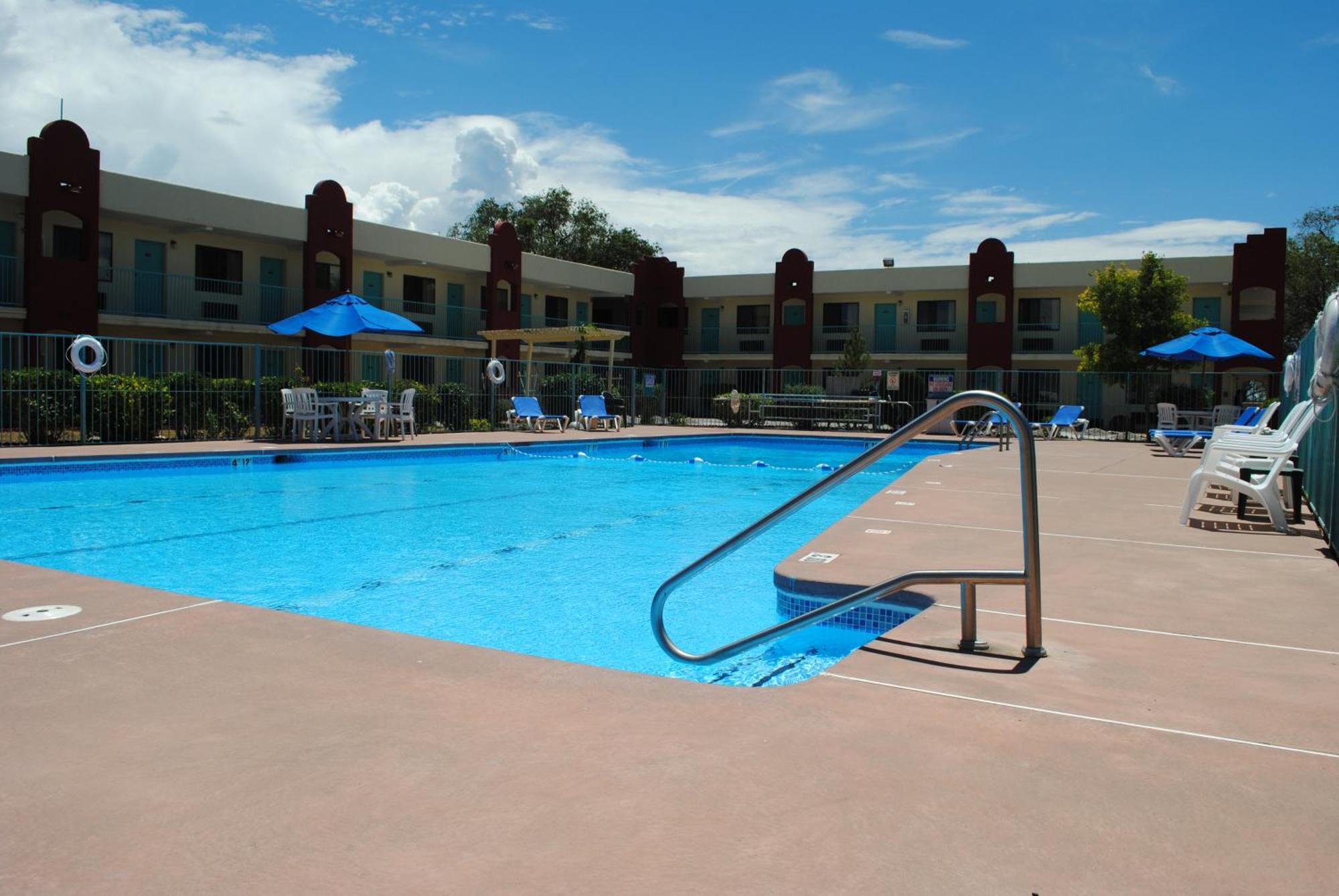 Days Inn By Wyndham Santa Fe New Mexico Exterior photo